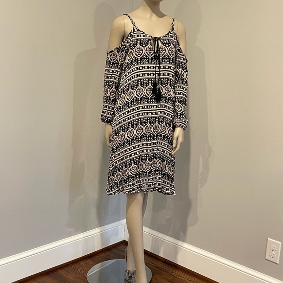 5th & LOVE Dress - Picture 4 of 7